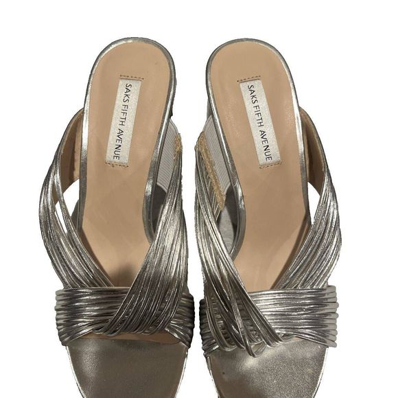 Saks Fifth Avenue Shoes - SAKS FIFTH AVENUE SILVER SHOE SIZE 5.5